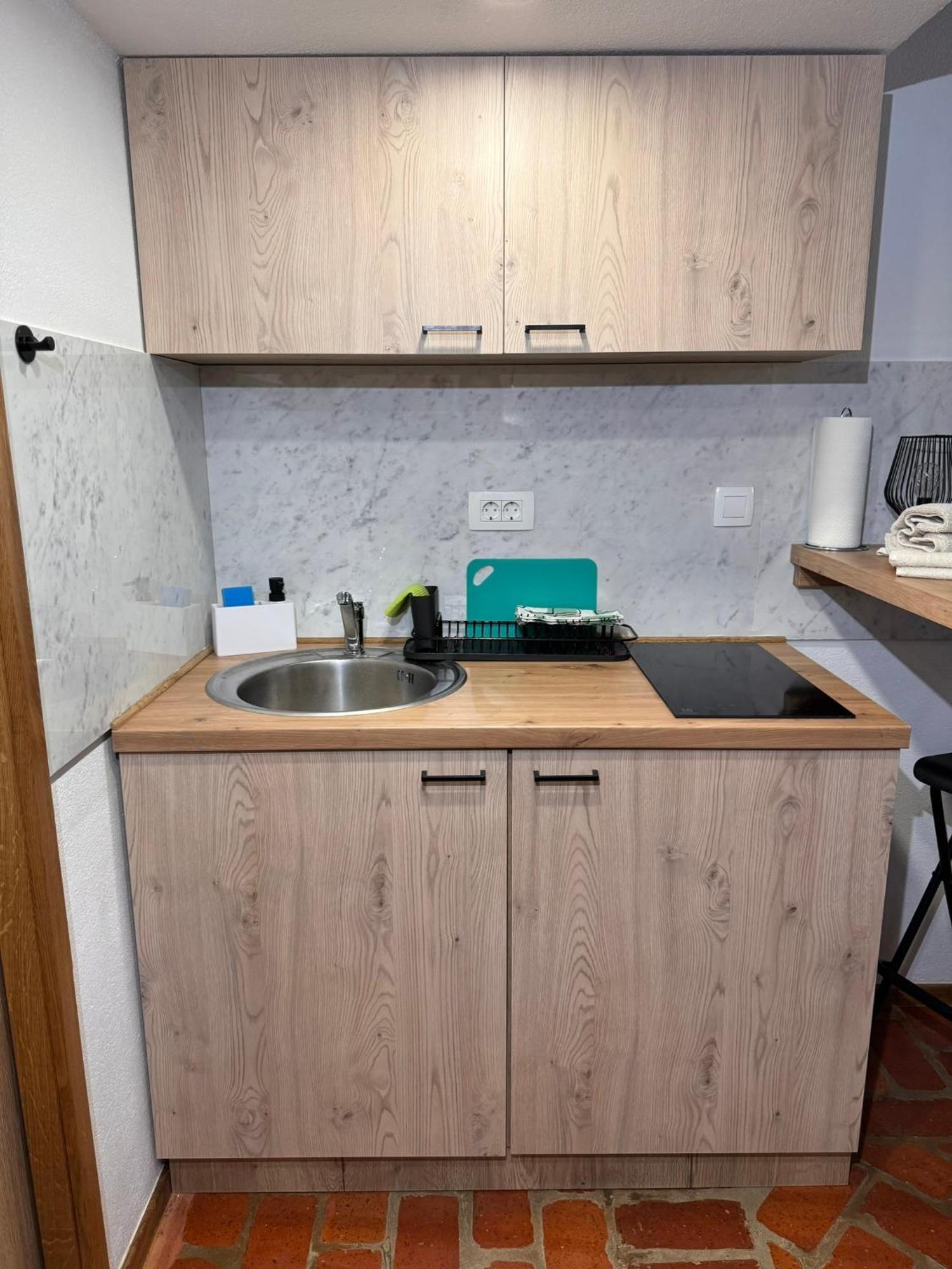 Zenroom Apartments Любляна Экстерьер фото