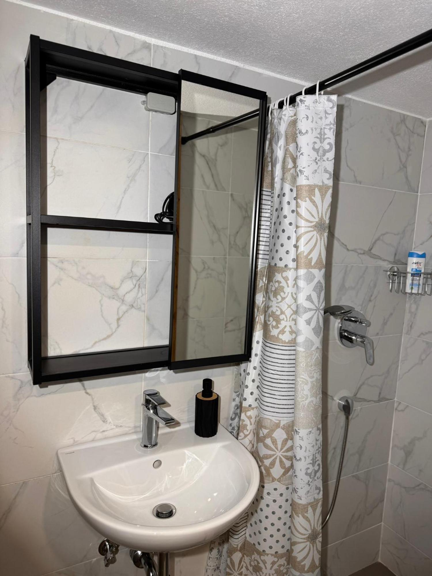 Zenroom Apartments Любляна Экстерьер фото