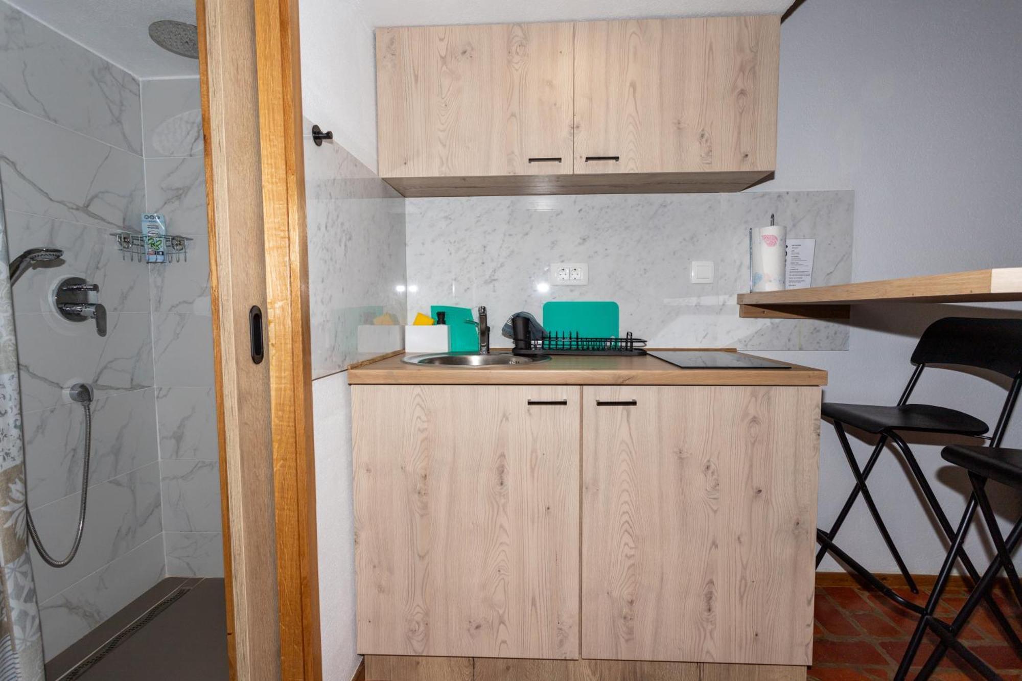 Zenroom Apartments Любляна Экстерьер фото